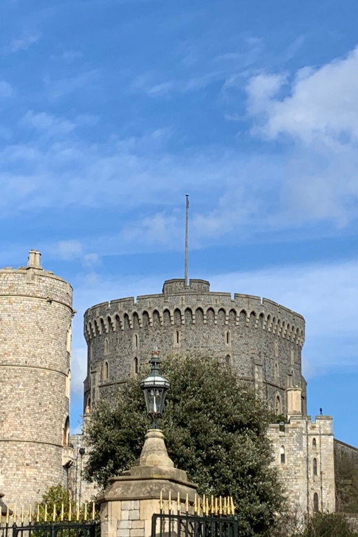 London to Windsor Round-Trip Private Transportation Service - Pickup and Dropoff Details