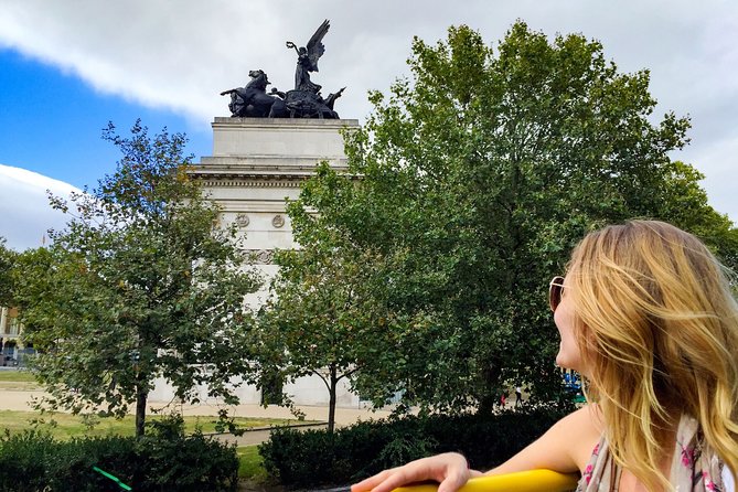 London Tootbus Discovery Hop-on Hop-off Bus Tour - Audio Commentary and Navigation