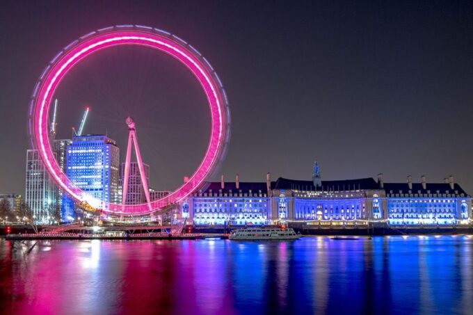 London: Tootbus London by Night Bus Tour - Capture Instagrammable Spots