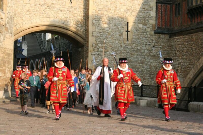 London: Tower of London and Crown Jewels Easy Access Tour - Included in the Tour