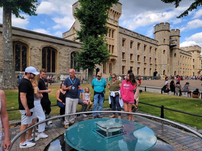 London: Tower of London Tour With Crown Jewels & Beefeaters - Exploring After the Guided Tour
