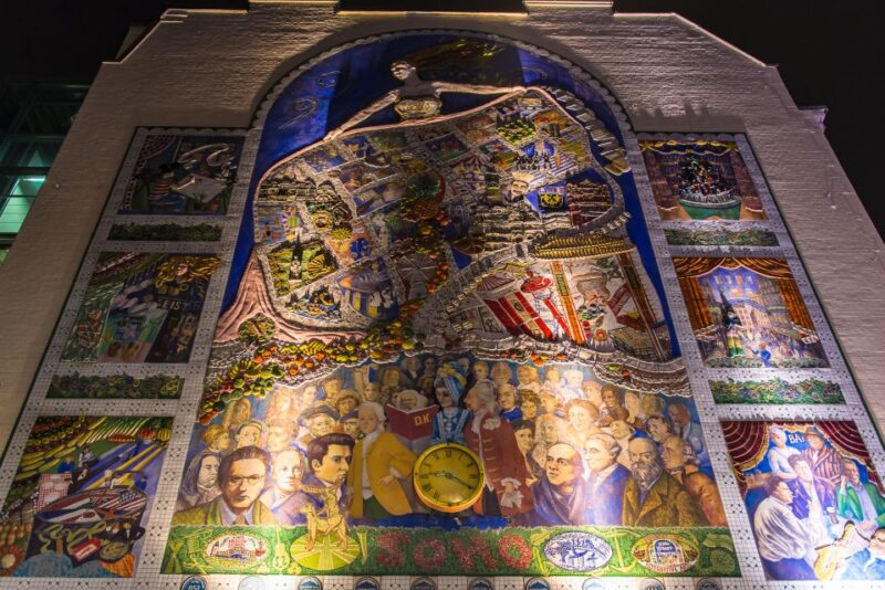 London: Twilight Soho Food & Drinks Tour - Navigating Sohos Vibrant Streets