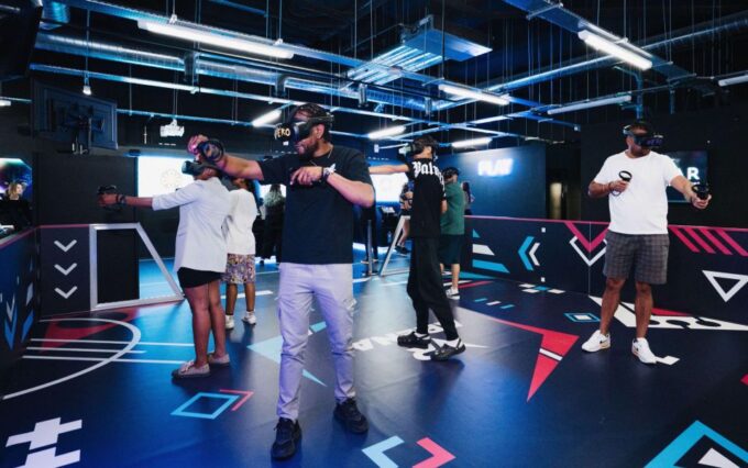 London: UKS Only 60-Minute Free-Roaming VR Experience - Immersive VR Exploration