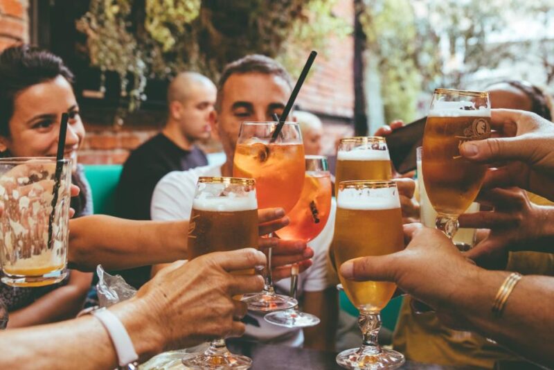 London West End: Pub Crawl Treasure Hunt + 20% off Drinks! - What to Bring and Wear