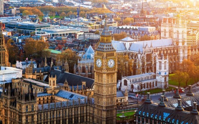 London: Westminster Abbey, Big Ben & Buckingham Palace Tour - Parliament Square, Big Ben, and Houses of Parliament
