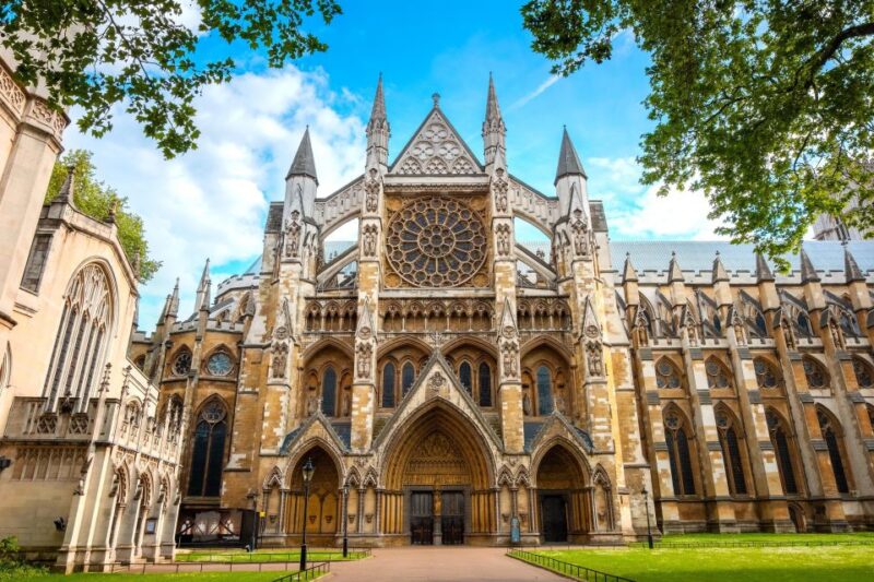 London: Westminster Abbey, Changing of the Guard & Food Tour - Exploring Soho, Covent Garden, and Chinatown