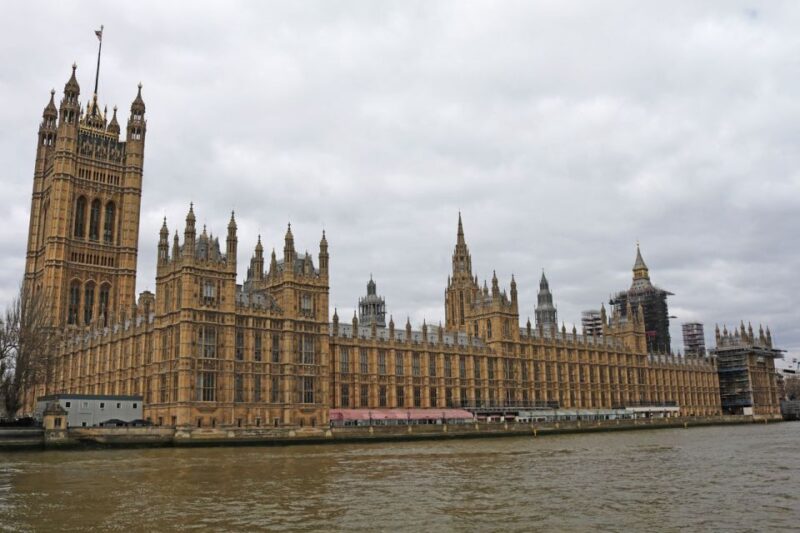 London: Westminster to Hampton Court River Thames Cruise - Explore the Picturesque River Reaches