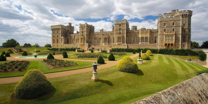 London: Windsor Castle Ticket & Private Transfer - Opening Hours and Closures