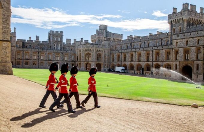 London: Windsor Castle Ticket & Private Transfer - Getting to Windsor Castle