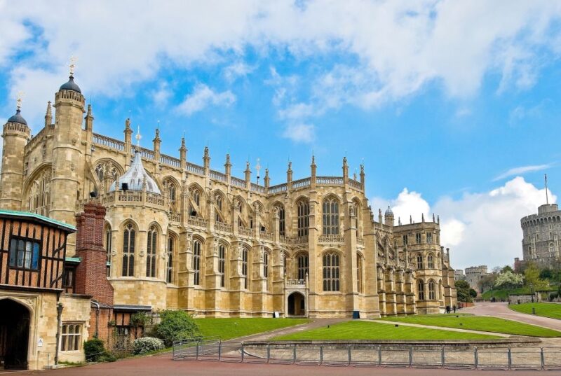London & Windsor: Royal Sites Full Day Guided Tour - Touring the State Apartments