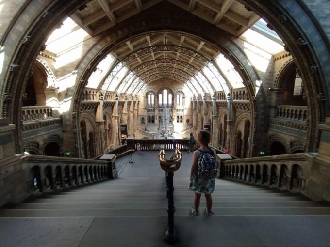 Londons Nature Tour: Museum Expedition - Encountering Towering Dinosaur Skeletons