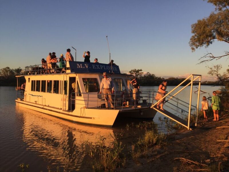 Longreach: Drovers Sunset Cruise & Outback Dinner & Show - Key Points