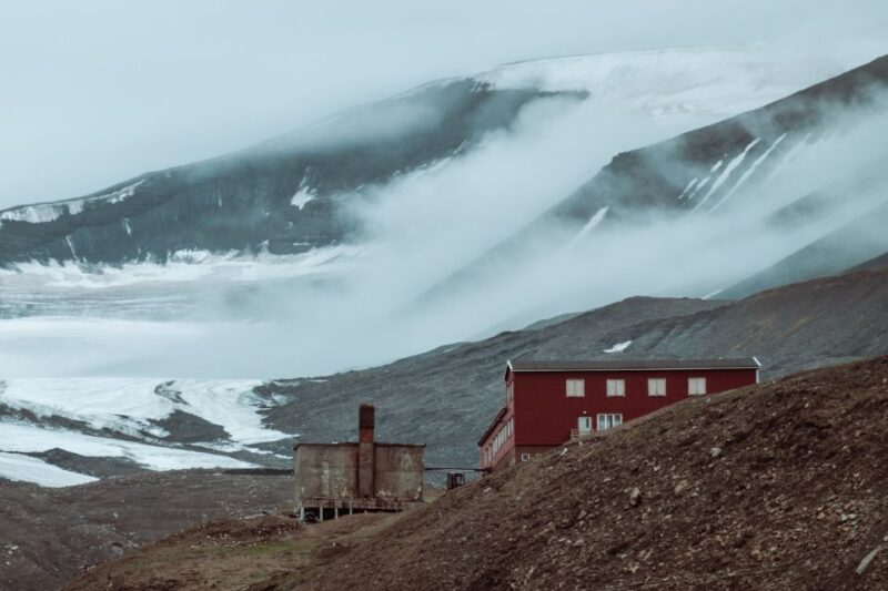 Longyearbyen: Private Guided Walking Tour - Unique Laws and Regulations