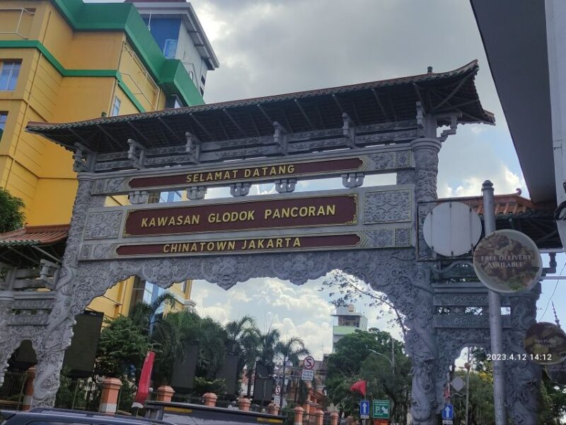 Look at Jakarta Local Experience Tour With Boating - Key Points
