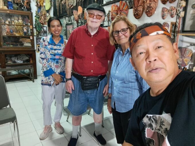 Look at Jakarta Local Experience Tour With Boating - Visiting Dharma Bhakti Temple