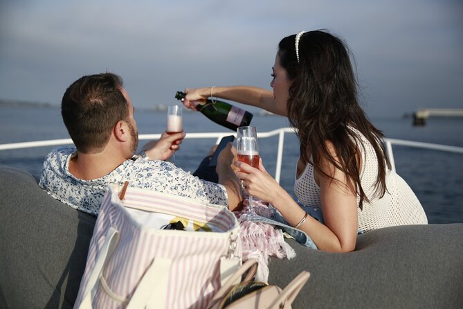 Los Angeles: 1 Hour Group Yacht Cruise -(1 Ticket Covers 1-6 Ppl) - What to Bring for Your Cruise