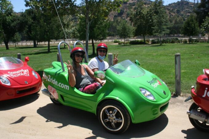 Los Angeles: 1-Hour Mini-Car Guided Adventure Ride YOU Drive - Professional Local Guides