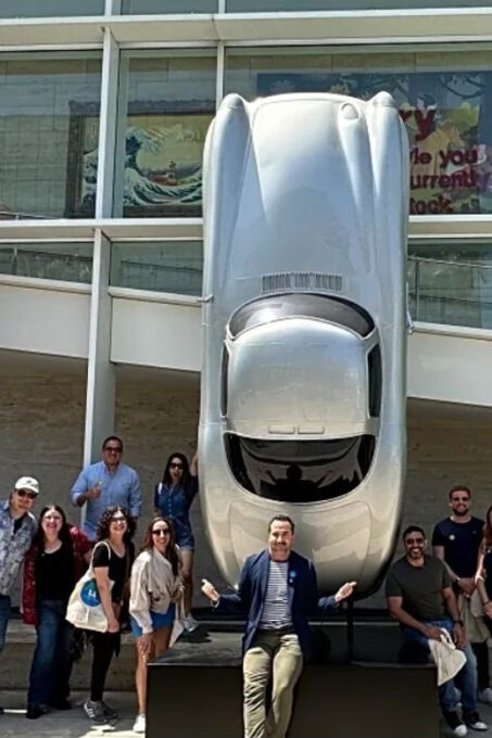 Los Angeles: Beverly Hills Food, Film & Fashion Walking Tour - Personalized and Guided Experience