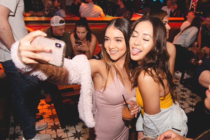 Los Angeles Club Crawl - Nightlife Party Tour - Public Transportation and Nearby Attractions
