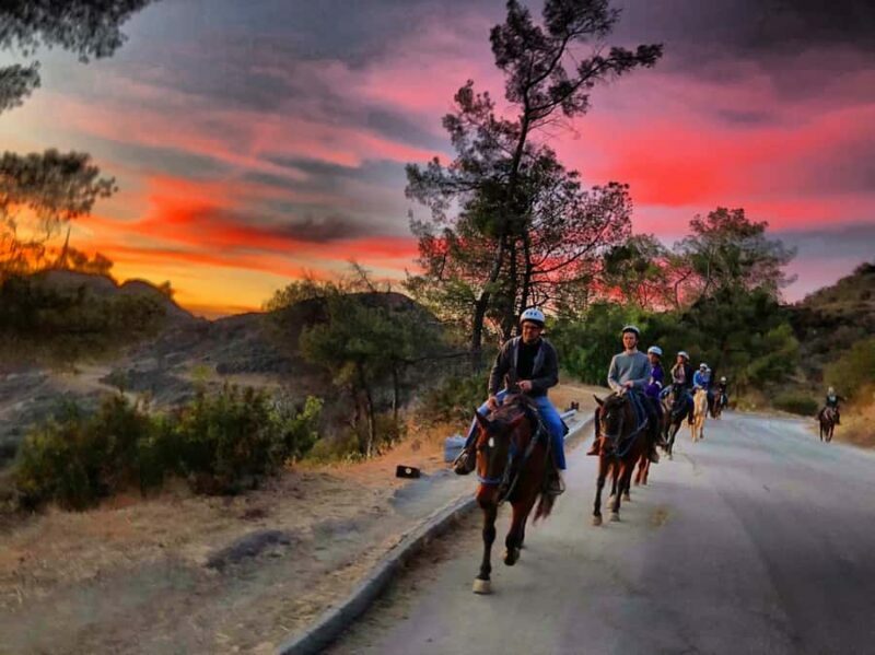 Los Angeles: Evening 2-Hour Hollywood Horseback Riding Tour - The Ride Through Griffith Park: What to Expect