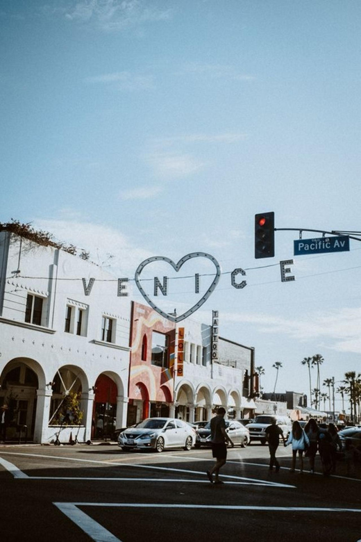 Los Angeles : Half-Day Private Car Tour With A Guide - Exploring Hollywoods Landmarks