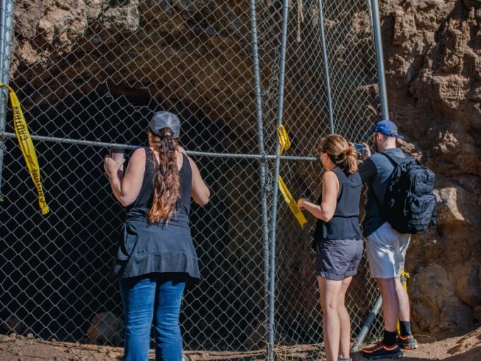 Los Angeles: Hollywood Sign Adventure Hike and Tour - Getting to the Meeting Point