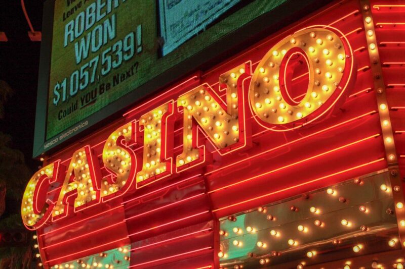 Los Angeles: Las Vegas Overnight Trip With Hoover Dam Tour - Itinerary Details