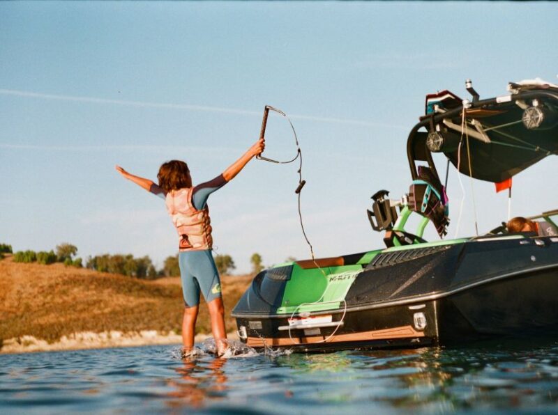 Los Angeles: Wakeboarding, Wakesurfing and Tubing - Boat and Equipment