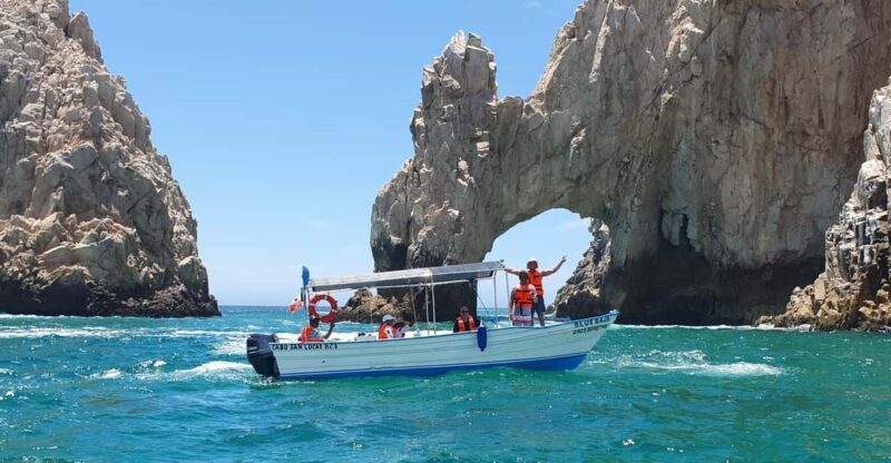 LOS CABOS: ARCH TOUR & SNORKEL TOUR, CHILENO & PELICAN BEACH - Itinerary and Activities
