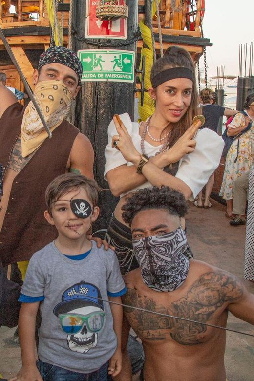 Los Cabos: Pirate Show at Twilight - Included Features