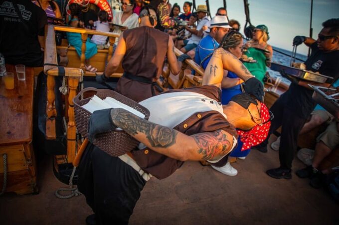 Los Cabos: Pirate Show at Twilight - Dinner and Open Bar