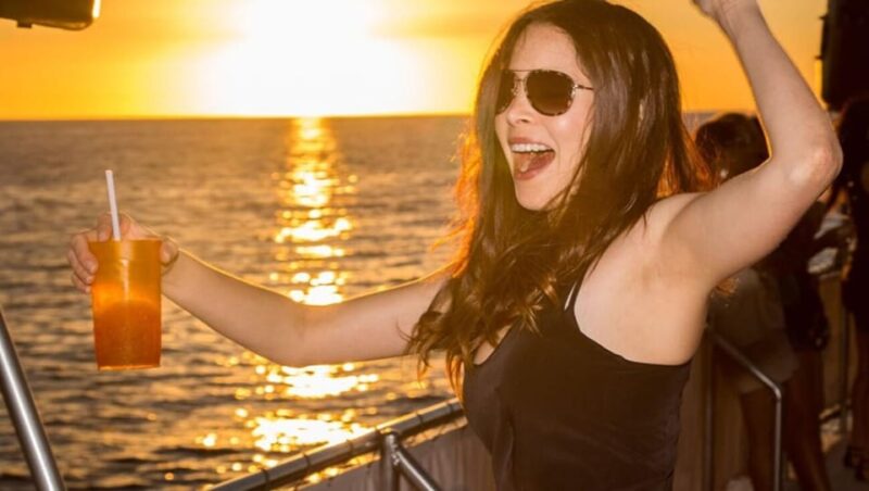 Los Cabos: Sunset: Party Cruise! Open Bar With Fajitas Food - Entertainment and Atmosphere