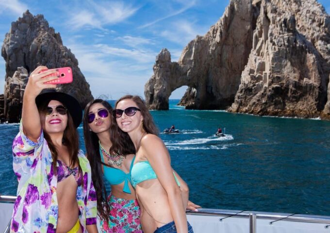 Los Cabos: Sunset: Party Cruise! Open Bar With Fajitas Food - Recommended Attire