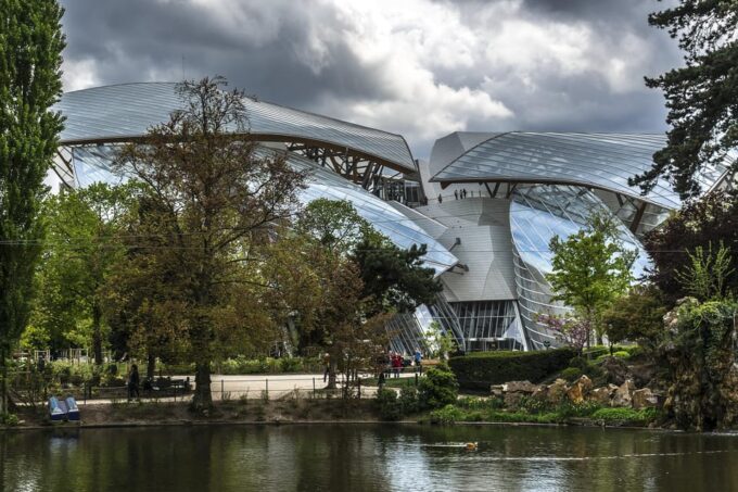 Louis Vuitton Foundation VIP Experience- From Central Paris - Availability and Booking