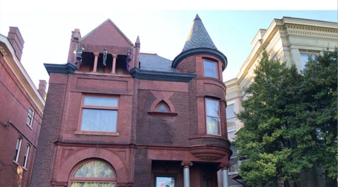 Louisville: Old Louisville Walking Ghost Tour - Explore Americas Haunted Neighborhood