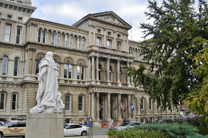 Louisville Scavenger Hunt: Rounding The Bases - Key Sites to Explore