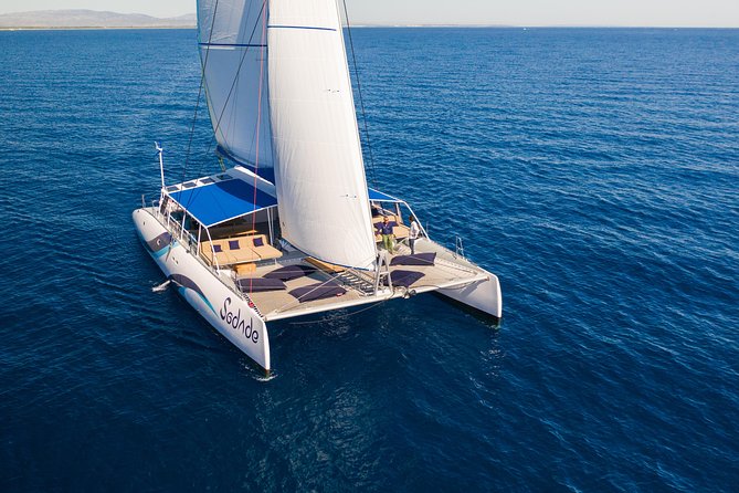 Lounge Catamaran SODADE Half-Day - Booking
