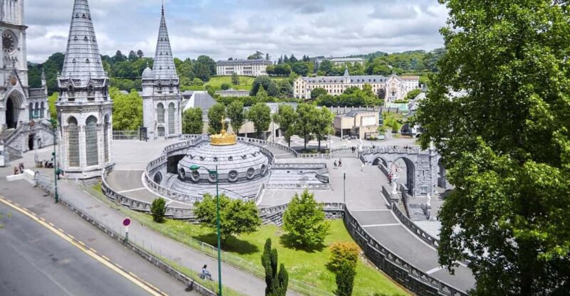 Lourdes: Capture the Most Photogenic Spots With a Local - Basilica of Our Lady of the Rosary