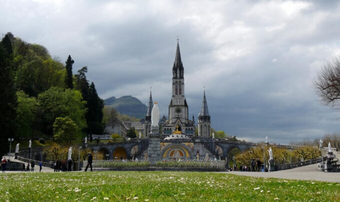 Lourdes: Capture the Most Photogenic Spots With a Local - Top Local Tips for Bars, Cafes, and Restaurants