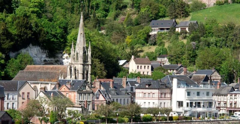 Lourdes: Express Walk With a Local in 60 Minutes - Key Points