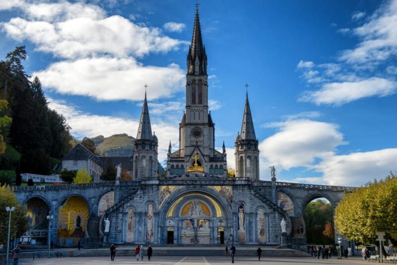 Lourdes: Express Walk With a Local in 60 Minutes - Booking Information