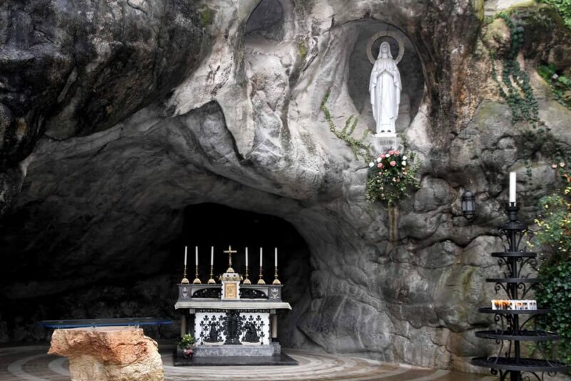 Lourdes: Full Day Private Walking Tour With Local Guide - Booking Information