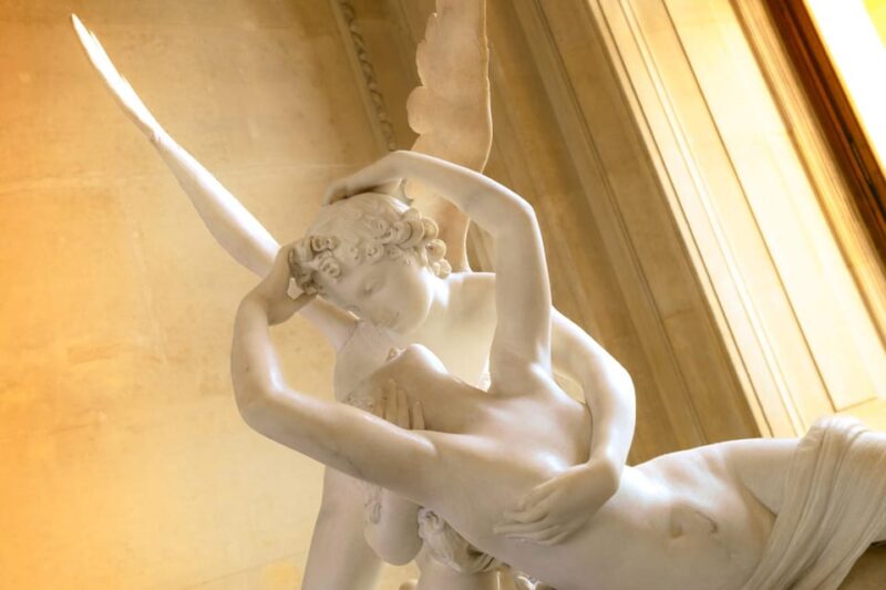 Louvre Art and Mysteries: Private Guided Tour (FR ENG ESP) - Key Points
