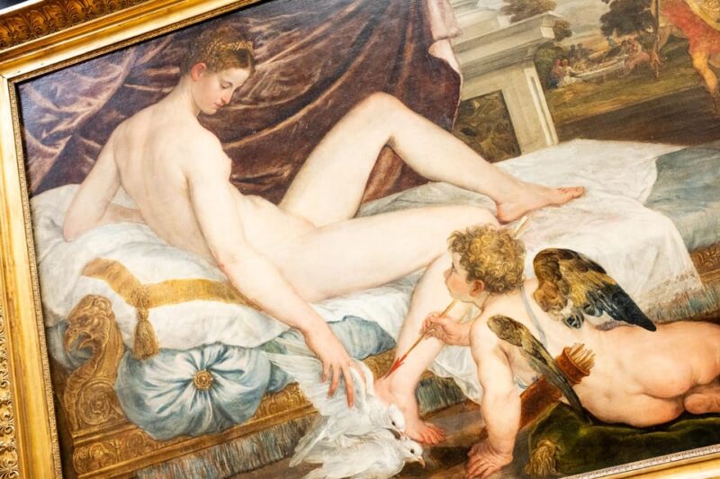 Louvre Art and Mysteries: Private Guided Tour (FR ENG ESP) - Accessibility and Restrictions