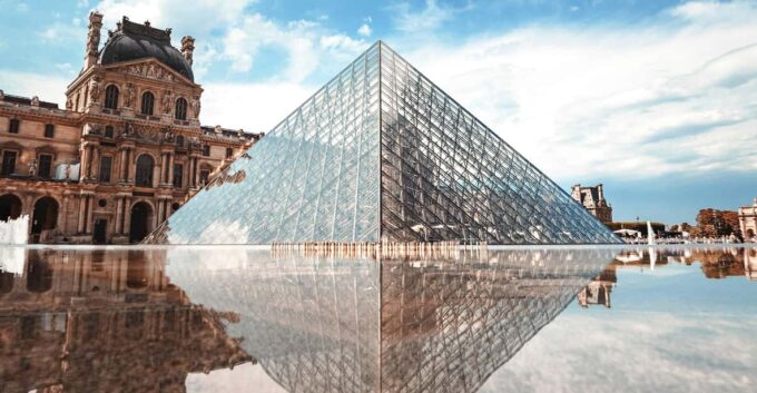 Louvre Art and Mysteries: Private Guided Tour (FR ENG ESP) - Personalized Insights From a Dedicated Guide