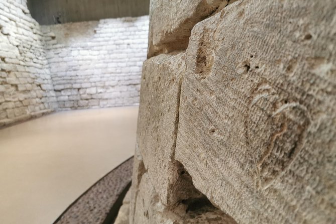 Louvre Museum Guided Tour With Skip-The-Line Tickets - Highlights and Inclusions