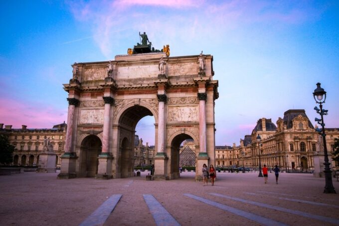 Louvre Museum Reserved Entry Ticket and Garden Walking Tour - Discovering the Arc De Triomphe Du Carrousel