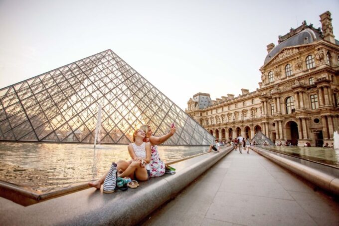 Louvre Museum: Skip-the-Line Guided Tour - Luggage and Item Restrictions
