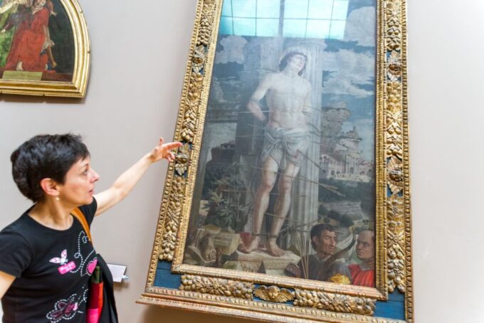 Louvre Museum: Skip-the-Line Small Group Guided Tour - Frequently Asked Questions