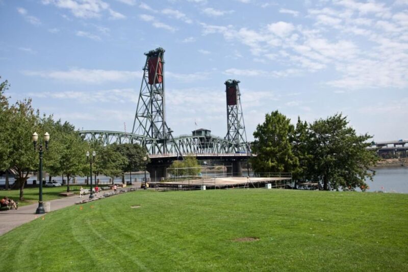 Love in the City of Roses: Romantic Tour in Portland - Exploring Burnside Bridge